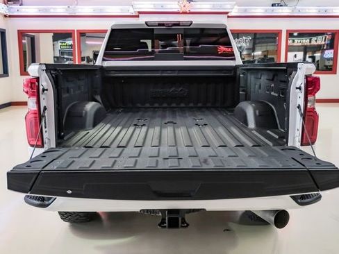 Used 2023 Chevrolet Silverado 2500 High Country w/ Z71 Off-Road Package image 48