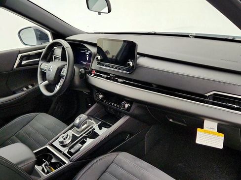 Used 2024 Mitsubishi Outlander SE Black Edition AWD/4WD image 26