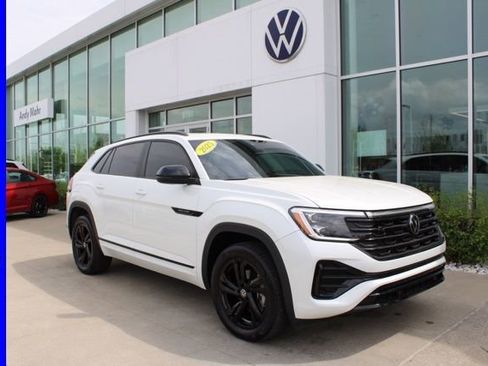 Used 2025 Volkswagen Atlas Cross Sport SEL R-Line AWD/4WD image 1