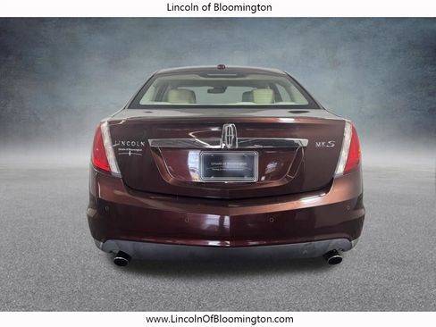Used 2010 Lincoln MKS FWD image 5