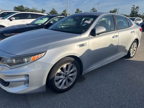 Used 2016 Kia Optima EX image 8