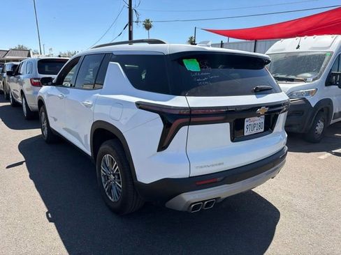 Used 2025 Chevrolet Traverse LT AWD/4WD image 5