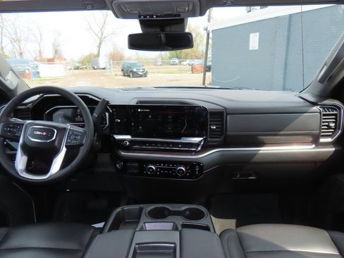 Used 2025 GMC Sierra 1500 SLT AWD/4WD image 42