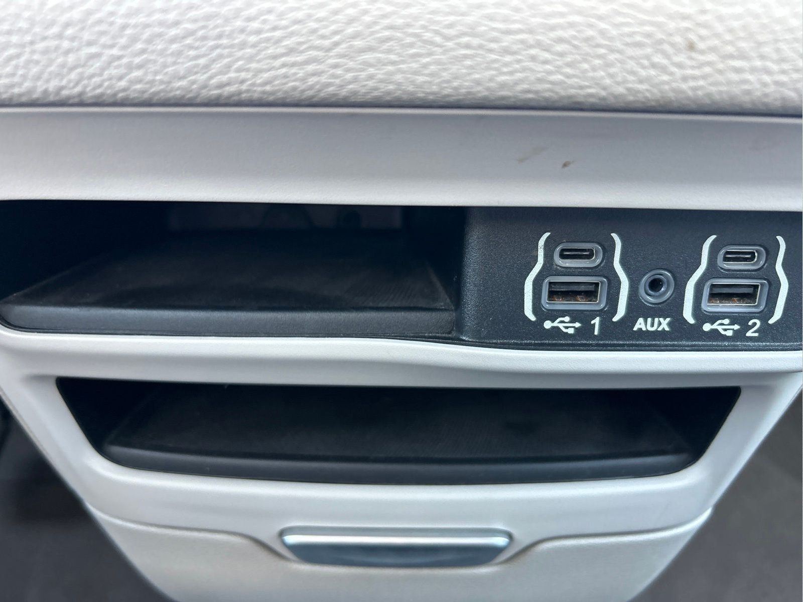Certified 2021 Chrysler Pacifica Touring-L FWD image 33