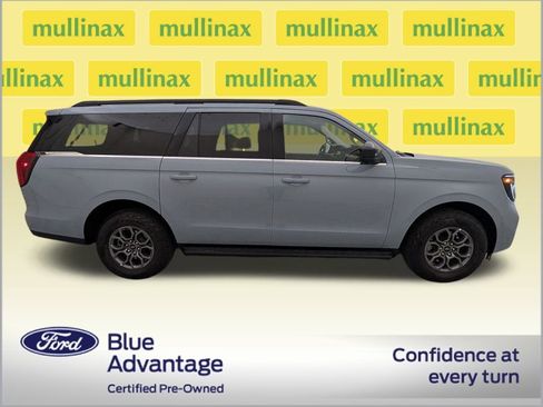 Used 2025 Ford Expedition Max Active image 2