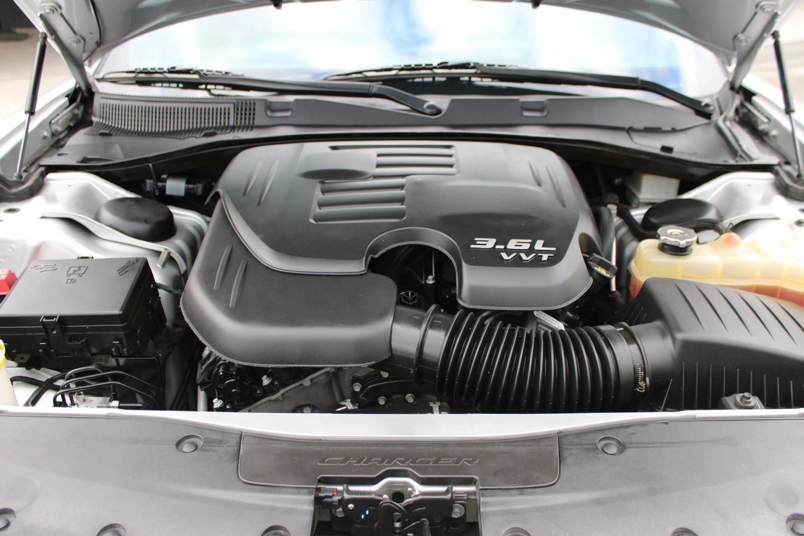 Used 2021 Dodge Charger SXT w/ Leather Interior Group RWD image 37