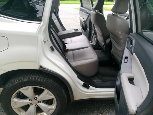 Used 2014 Subaru Forester 2.5i Limited AWD/4WD image 26