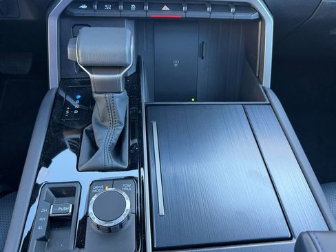 Used 2026 Toyota Sequoia Platinum image 27