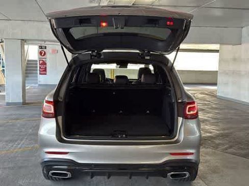 Used 2022 Mercedes-Benz GLC 300 image 9