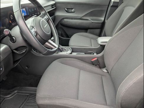 Used 2025 Hyundai Kona SEL FWD image 10