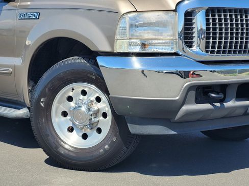 Used 2000 Ford Excursion XLT RWD image 3