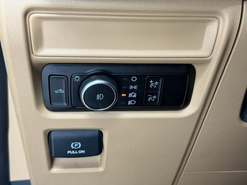 Used 2023 Ford F150 XLT image 14