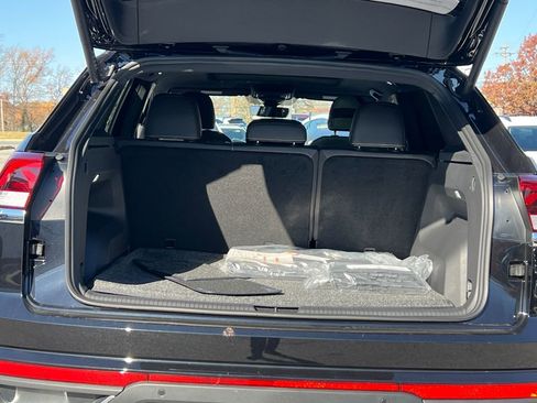 New 2026 Volkswagen Atlas Cross Sport SE image 14