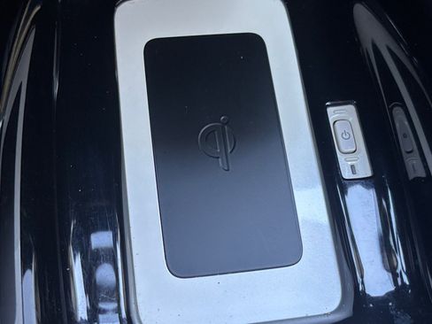 Used 2016 Toyota Prius Four w/ Advanced Technology Package image 32