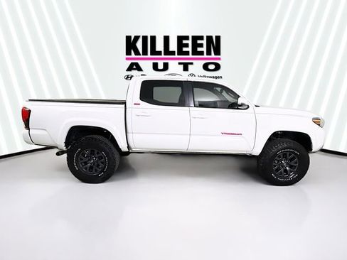 Used 2022 Toyota Tacoma SR5 image 8