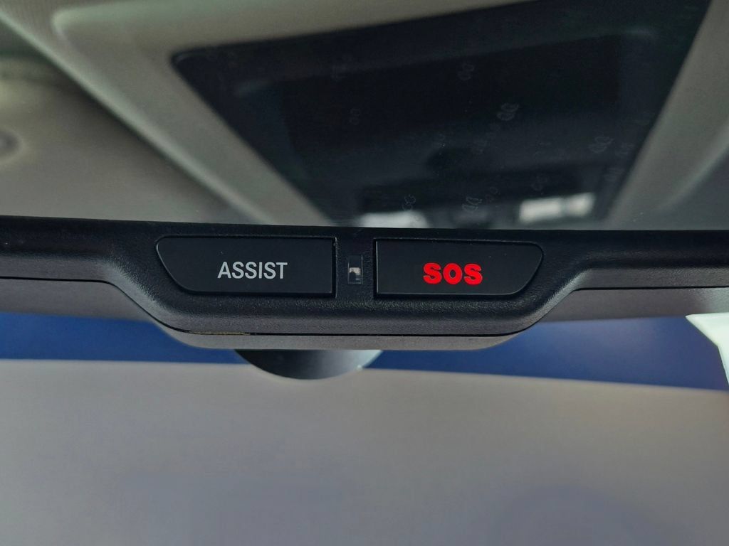 Used 2018 RAM 1500 Laramie RWD image 32
