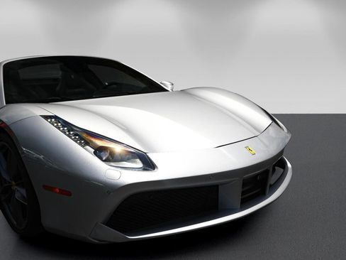Certified 2018 Ferrari 488 Spider RWD image 12