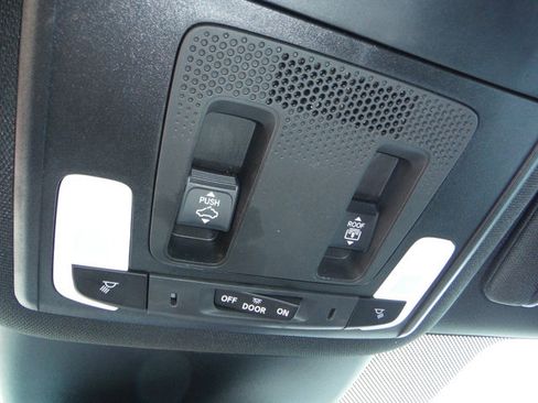 Used 2023 Honda Pilot TrailSport image 32