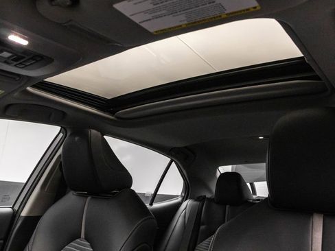 Used 2020 Toyota Camry SE w/ Moonroof Package image 20