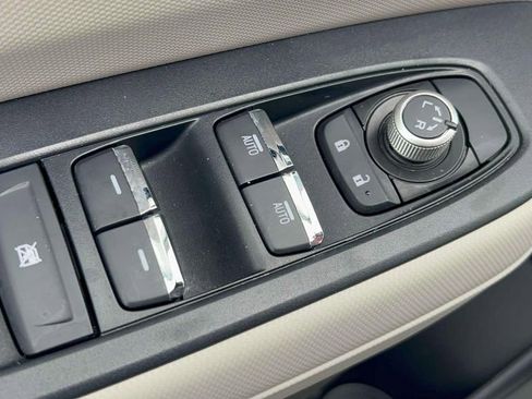 Certified 2025 Subaru Forester Limited image 11