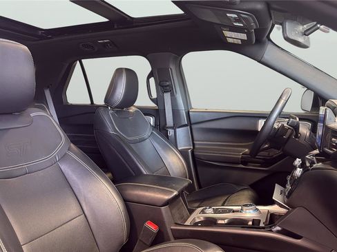 Used 2023 Ford Explorer ST w/ Equipment Group 401A image 14