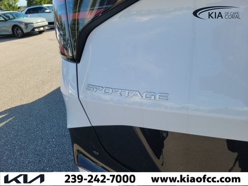 New 2026 Kia Sportage SX FWD image 11