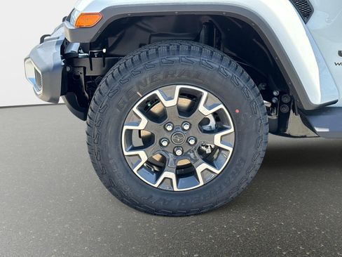 New 2026 Jeep Wrangler Unlimited Sahara AWD/4WD image 11