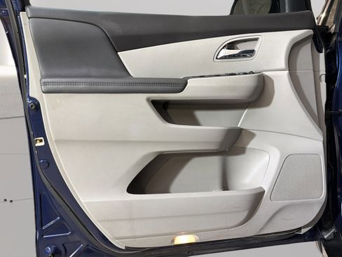 Used 2016 Honda Odyssey SE image 21