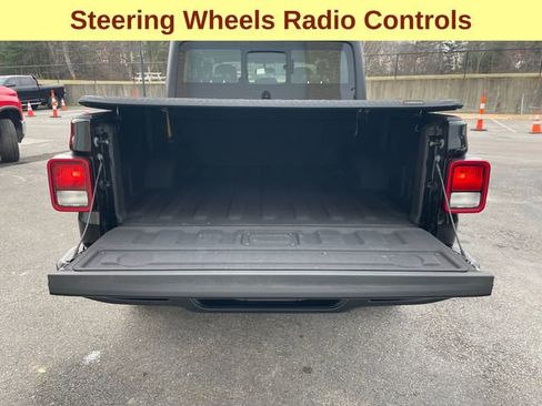 Used 2024 Jeep Gladiator Sport image 12
