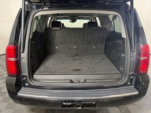 Used 2015 Chevrolet Suburban LTZ RWD image 8
