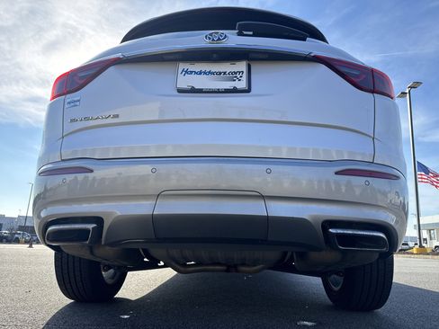 Used 2022 Buick Enclave Essence w/ Experience Buick Package image 9