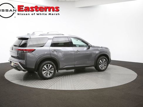 Used 2023 Nissan Pathfinder SL AWD/4WD image 41