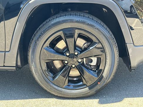 Used 2017 Jeep Cherokee High Altitude image 7