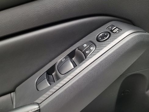 Used 2025 Nissan Altima 2.5 SV FWD image 27