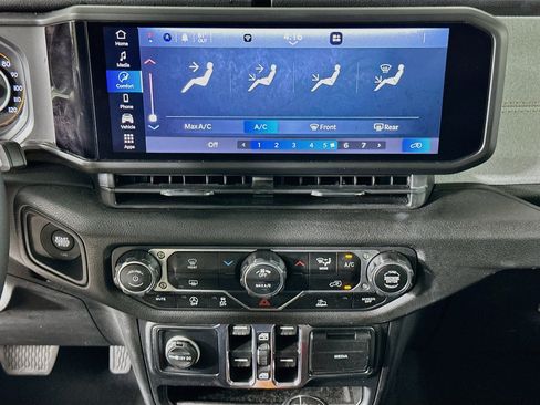 Used 2025 Jeep Wrangler Unlimited Sport AWD/4WD image 22