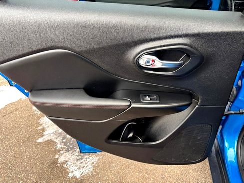 Used 2021 Jeep Cherokee Trailhawk w/ Trailer Tow Group image 27