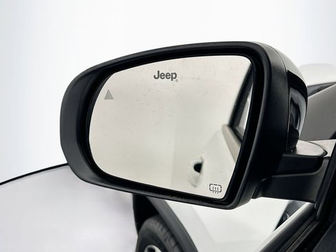 Used 2022 Jeep Compass Limited w/ Sun and Sound Group image 16