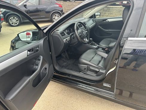Used 2013 Volkswagen Jetta SE FWD image 5