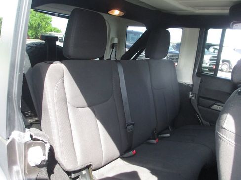 Used 2017 Jeep Wrangler Unlimited Sport AWD/4WD image 17