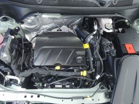 Used 2025 Chevrolet Trax ACTIV w/ Sunroof Package image 36