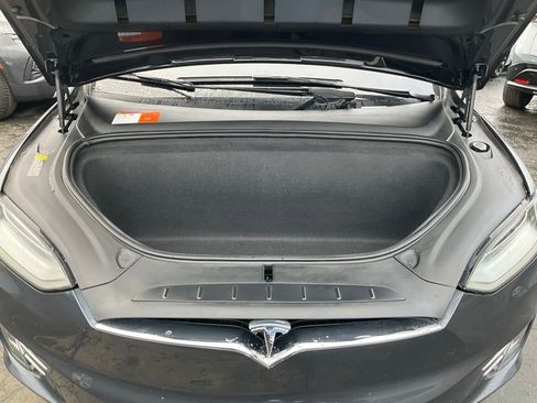 Used 2017 Tesla Model X 75D image 11