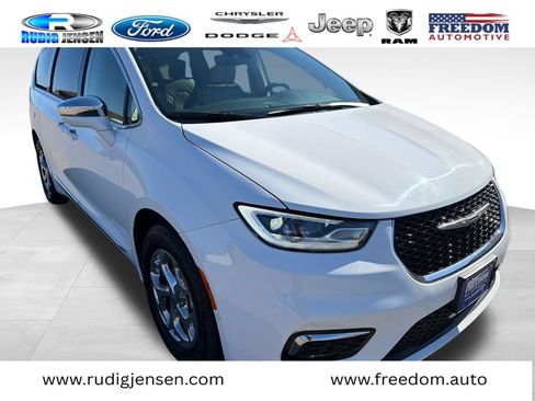 Used 2021 Chrysler Pacifica Limited w/ Premium & Safety Sphere Group AWD/4WD image 7
