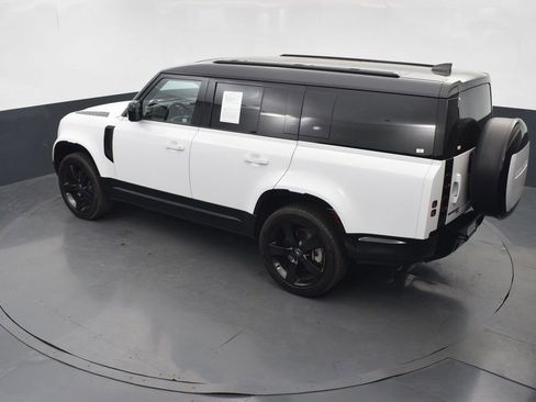 Used 2023 Land Rover Defender 130 X-Dynamic SE AWD/4WD image 41