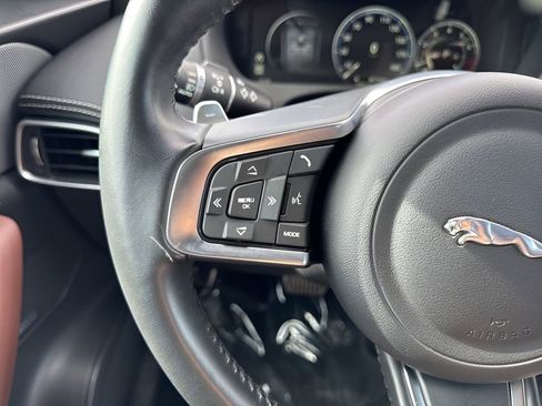 Used 2018 Jaguar F-PACE S image 17