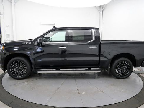 Used 2019 Chevrolet Silverado 1500 High Country w/ Technology Package AWD/4WD image 4