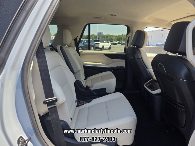 New 2027 Lincoln Navigator Premiere AWD/4WD image 14