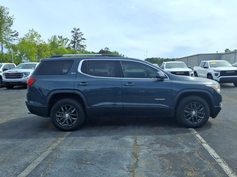 Used 2019 GMC Acadia SLT w/ LPO, Floor Liner Package image 3
