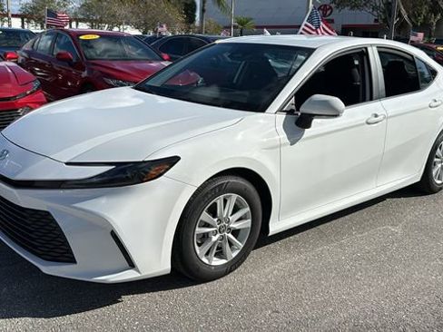 Used 2025 Toyota Camry LE w/ Convenience Package image 3