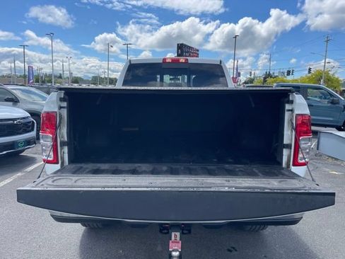 Used 2024 RAM 2500 Tradesman w/ Chrome Appearance Group AWD/4WD image 13