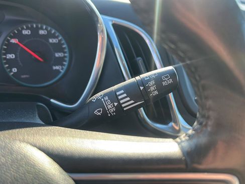 Used 2018 Chevrolet Equinox LT image 31